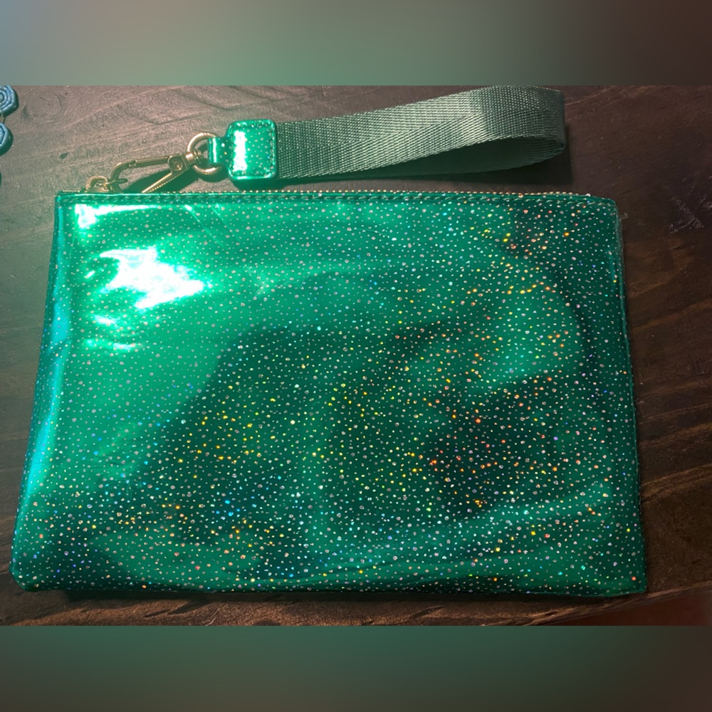 Green glitter wristlet (188)